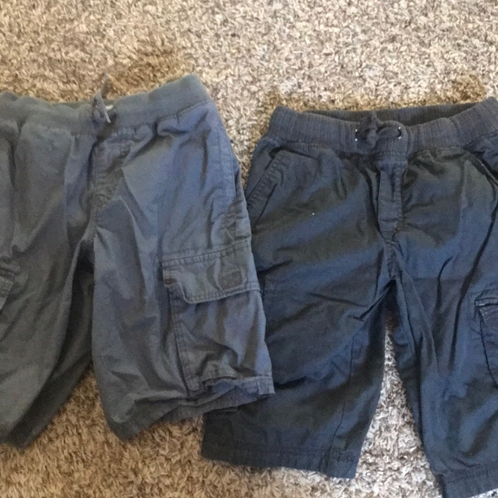 Boys cargo shorts. Size Medium